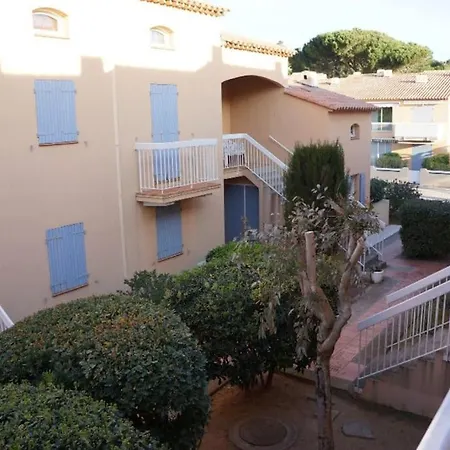 Escapade Marine : Vue Mer, 2 Chambres, Parking, A Pied De La Apartment Sainte-Maxime